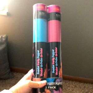 Powder party poppers